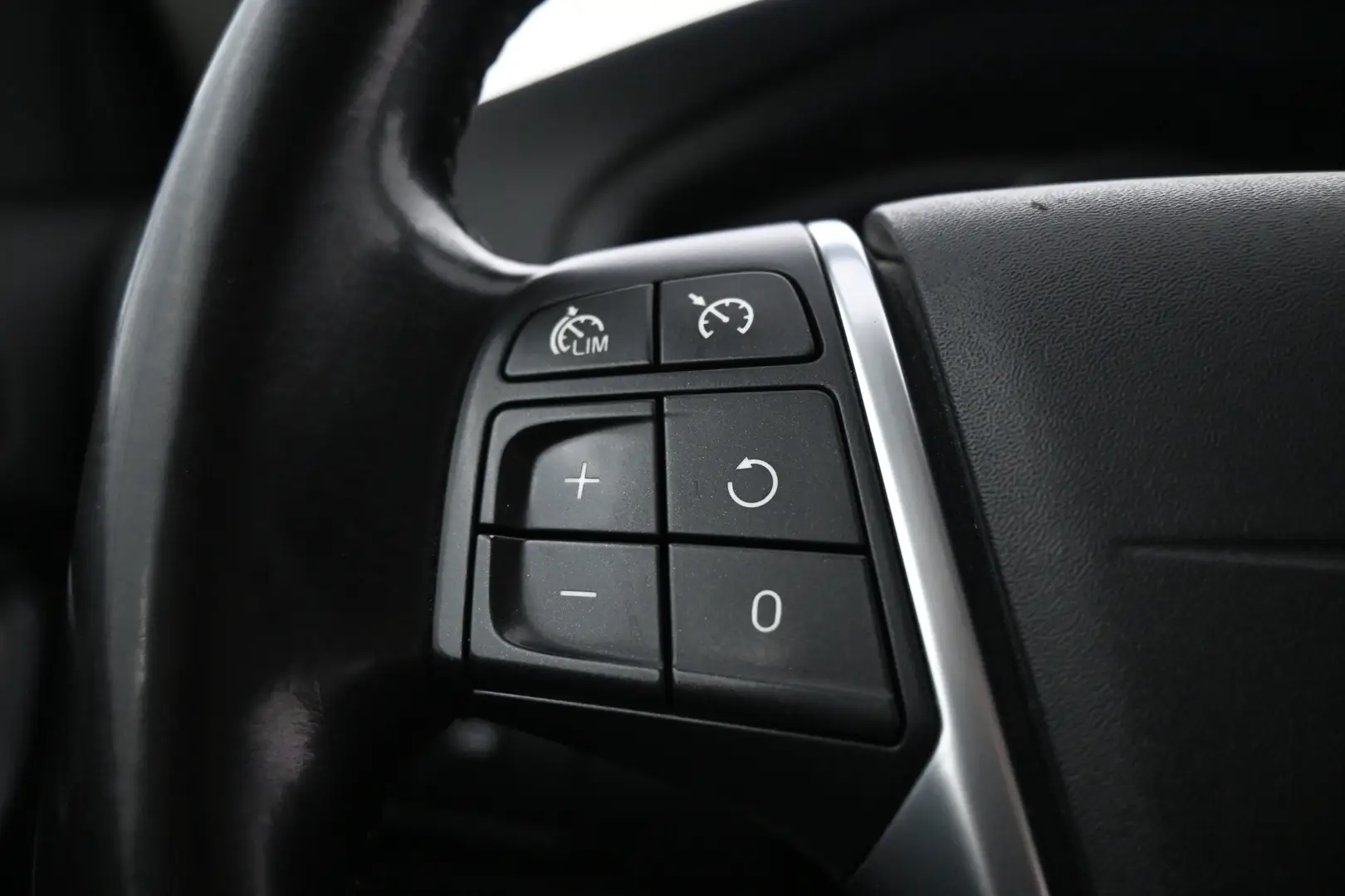 Car Image - 5OxEHnwJsYl9DIP5sYJRjx
