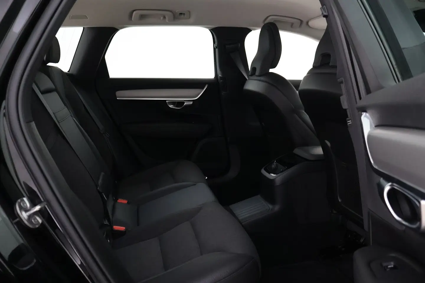 Car Image - 3YH1vpQW71BFXo5zbQGTJ6