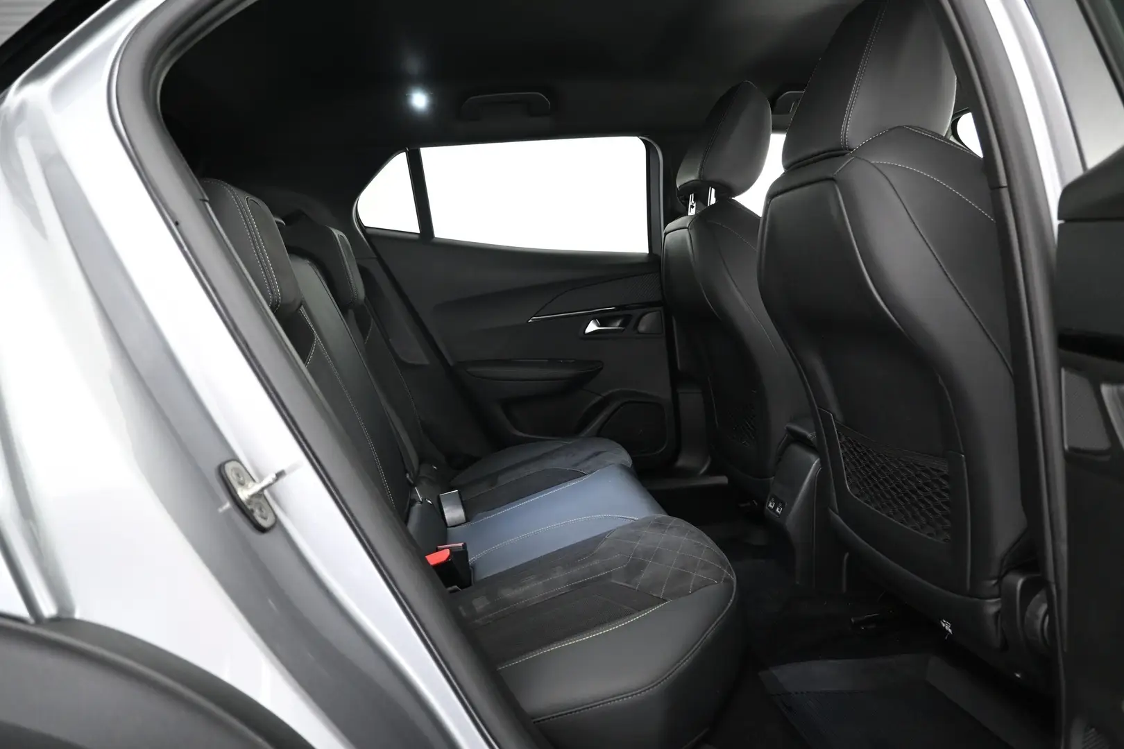 Car Image - xV9Z1eqDFpx4lh6ddSzcw
