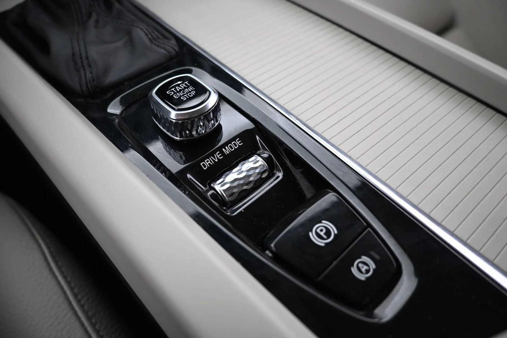 Car Image - 2k0FRgRWIUHUrpMH8j56Mm