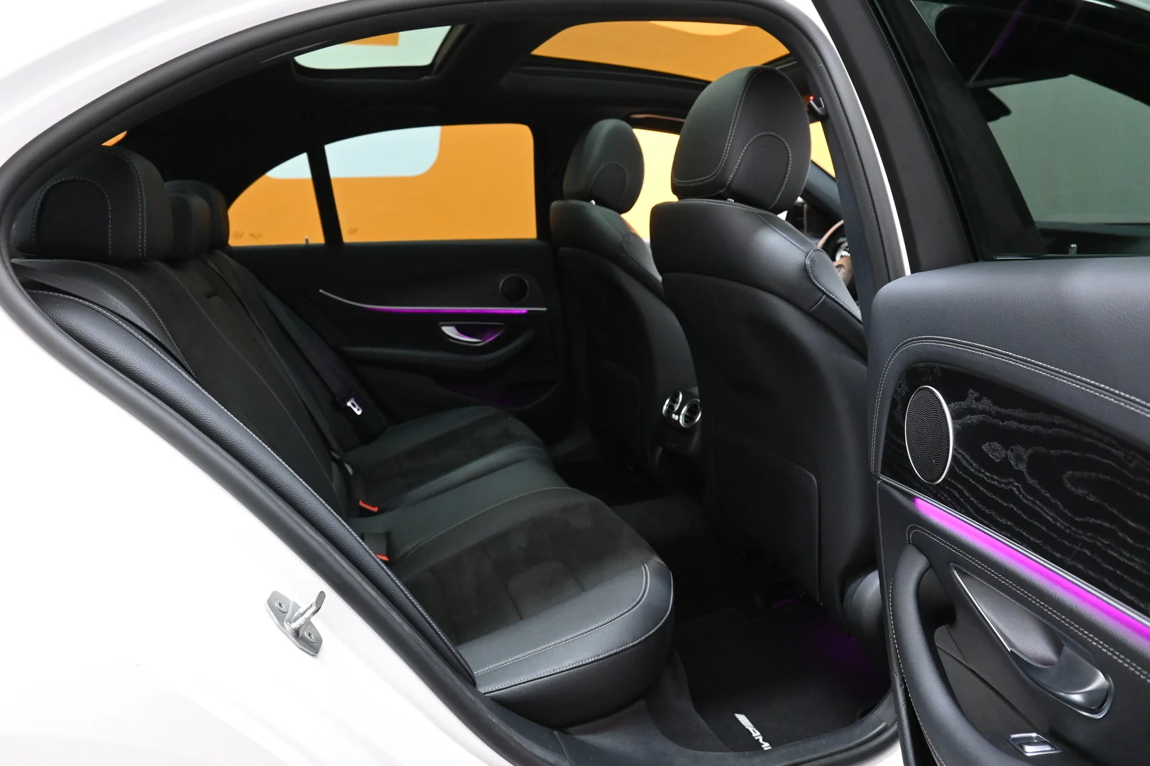 Car Image - 6rJvEPAIaPAJjDsv18Oe7v