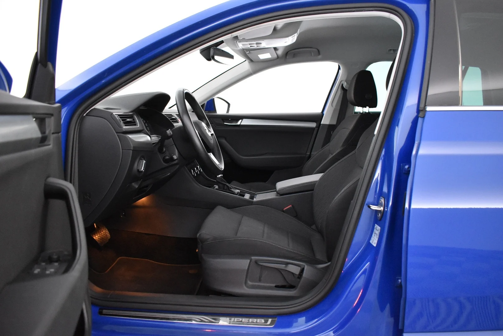Car Image - 2RnB2iiVZbv3fvqbStzKTg