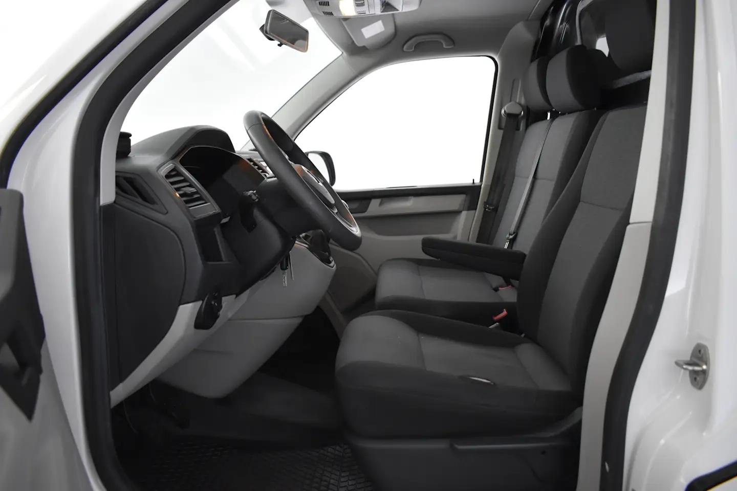 Car Image - 6J7ICfC44G9RK4XHUgiNnH
