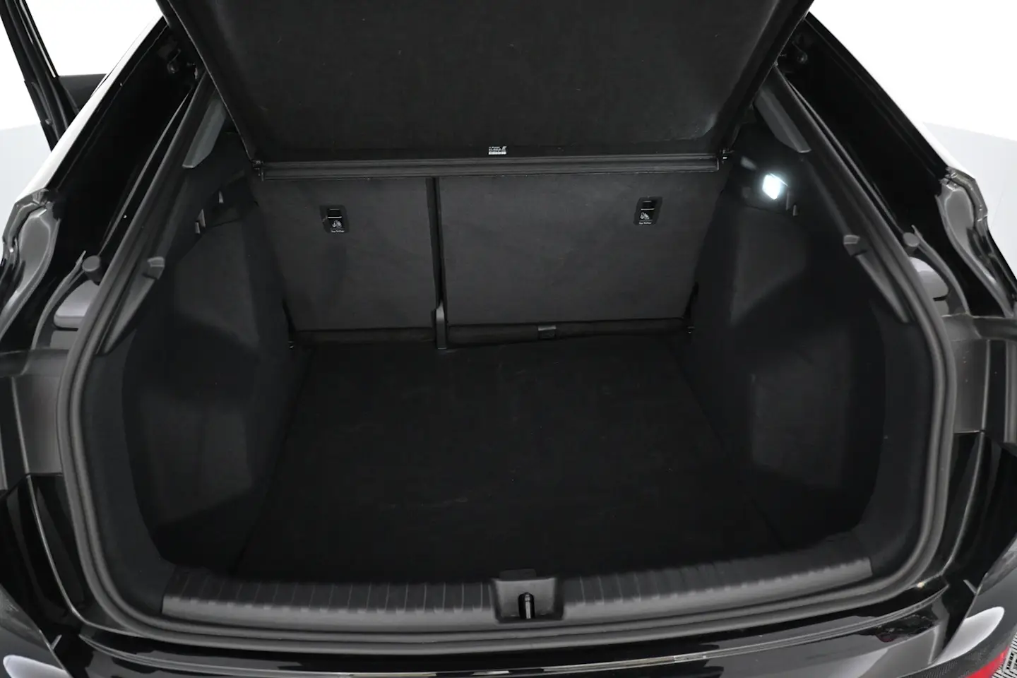 Car Image - PSUqrtPOkip80hH2xefmo