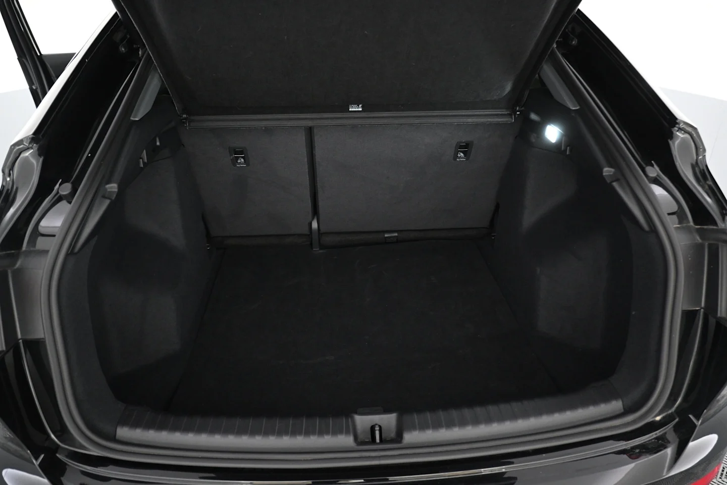 Car Image - PSUqrtPOkip80hH2xefmo