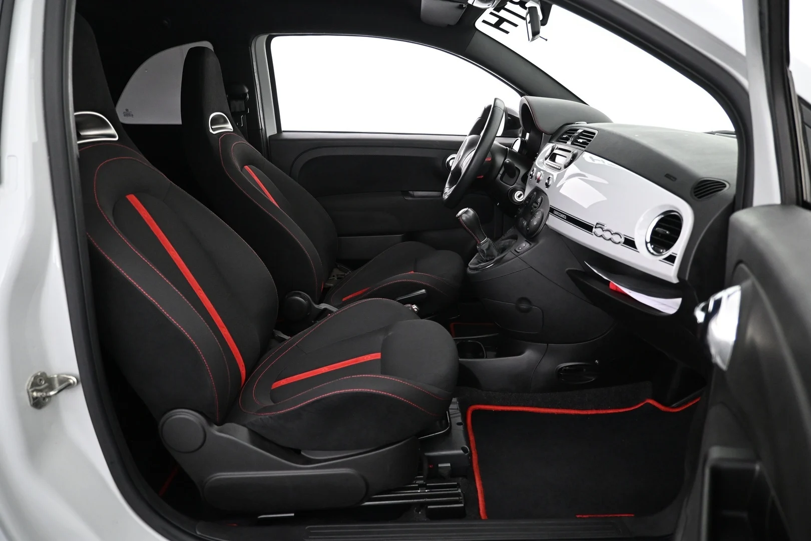 Car Image - oKVR2MVfsATWLC3ML7oFI