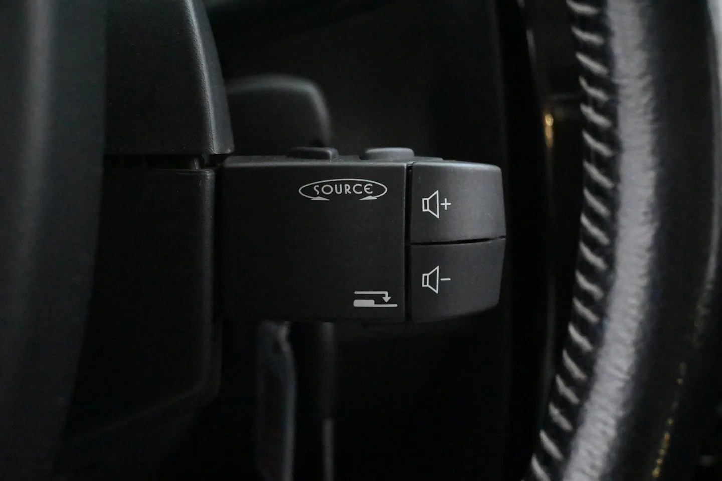 Car Image - FH0xSYGWIhjmWGdmv5fL2