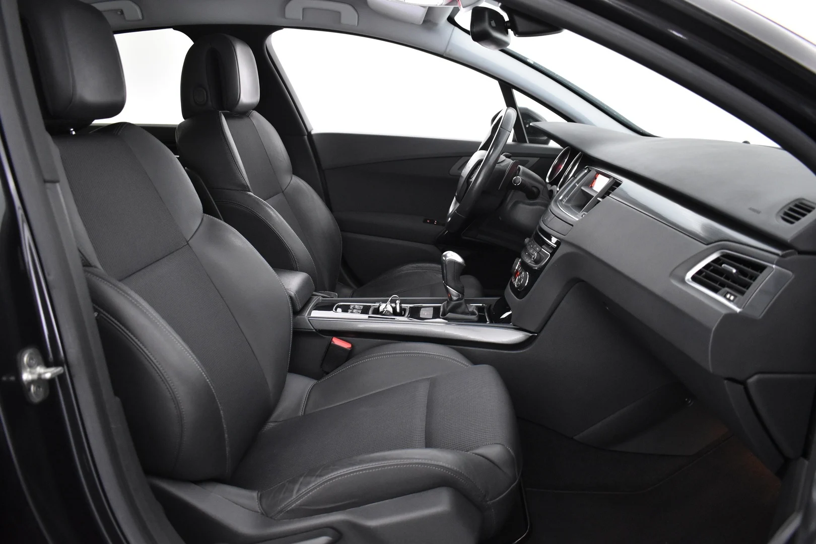 Car Image - mhyTFhZQoedqssjefeC9u