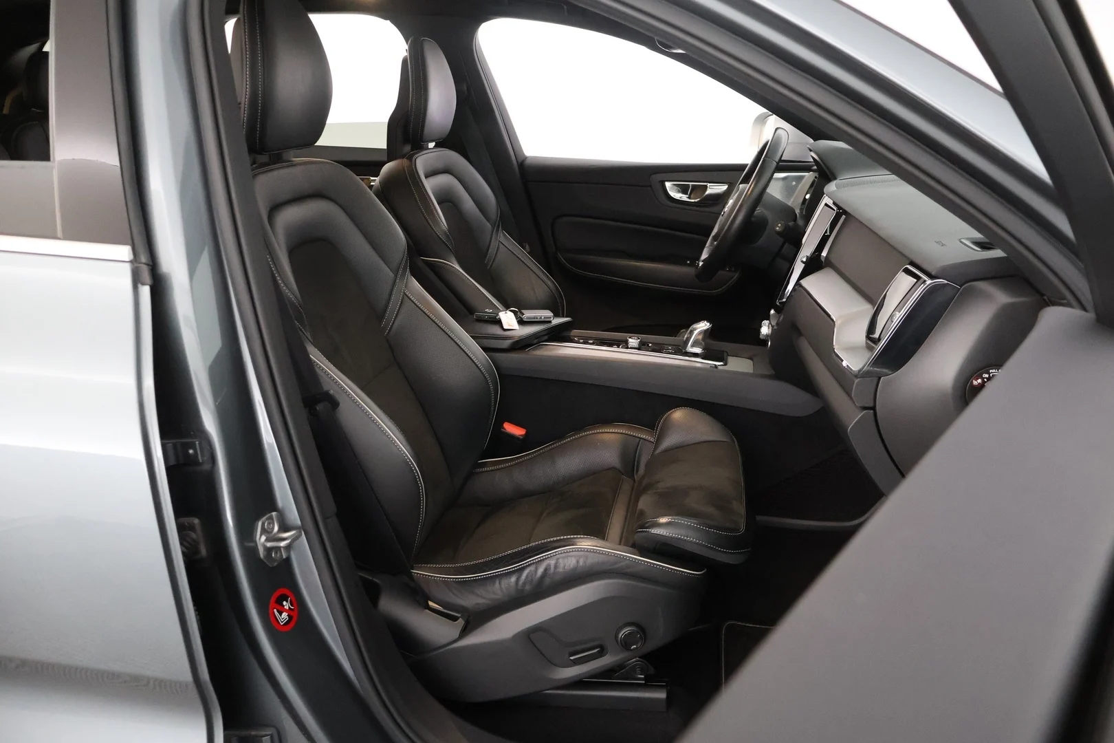 Car Image - 2Q0RwSpIQLyHEczMaPXGFP