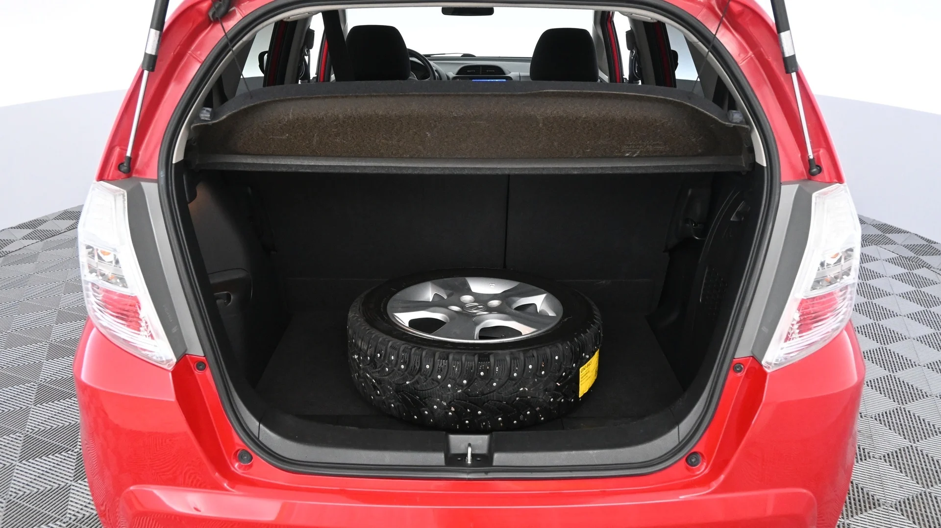 Car Image - 5m1MQJj33oEJKPnIFelZvc