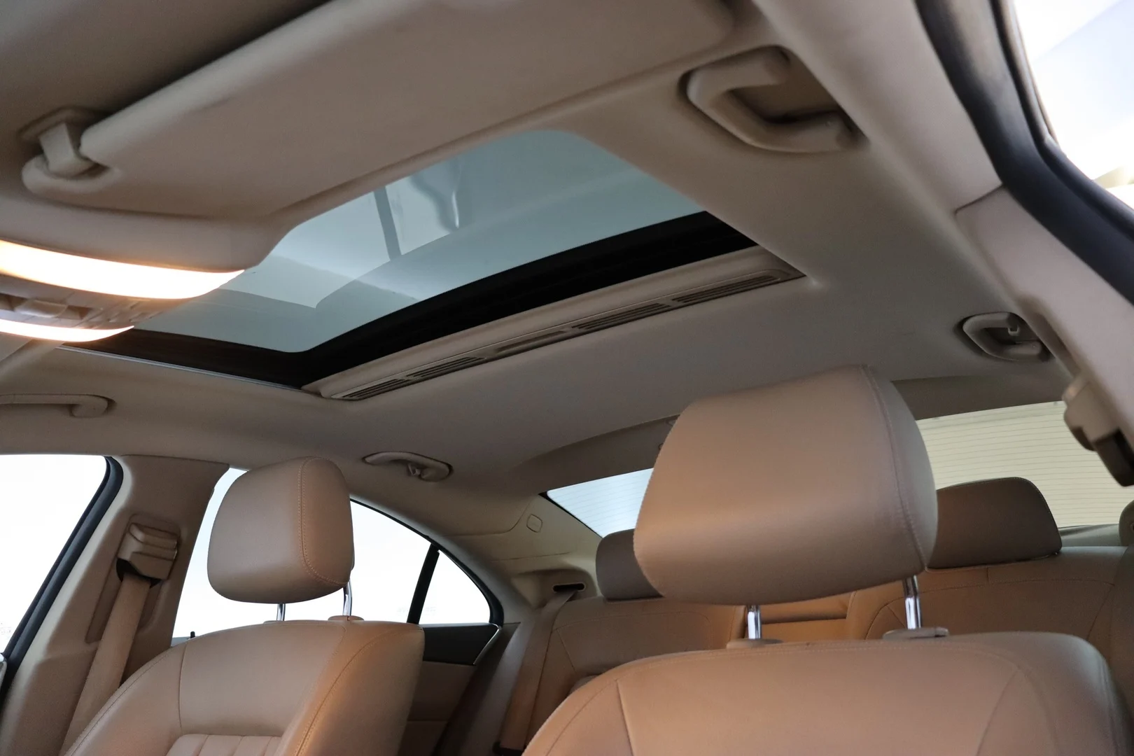 Car Image - 2I2Nt33BPcqbxqbzT6GrbG