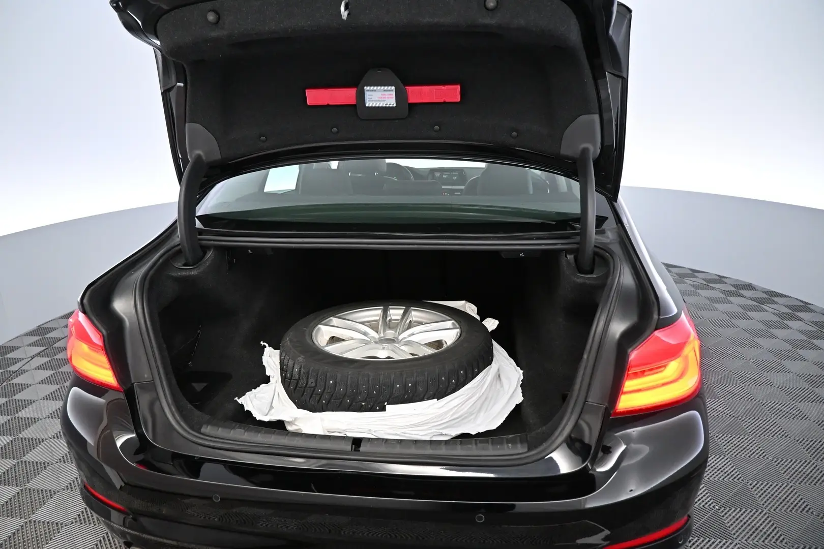 Car Image - 1JErrSYLPTFDCuzLX8pmL9