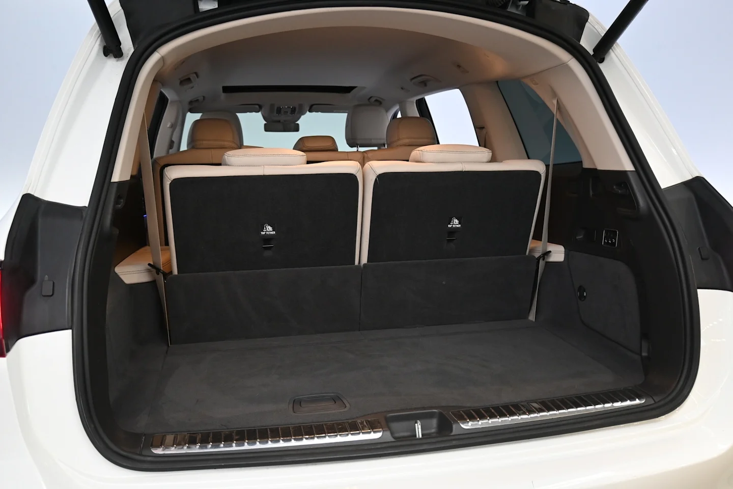Car Image - 2Ii9moRLNbPzv5dqIkkX6B