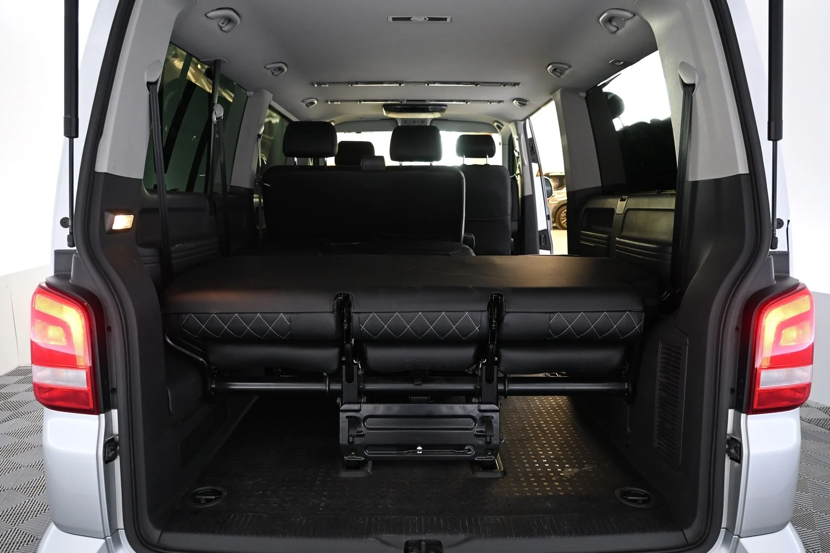 Car Image - 3dwKdS2V9CoBIwuUcsqEOb