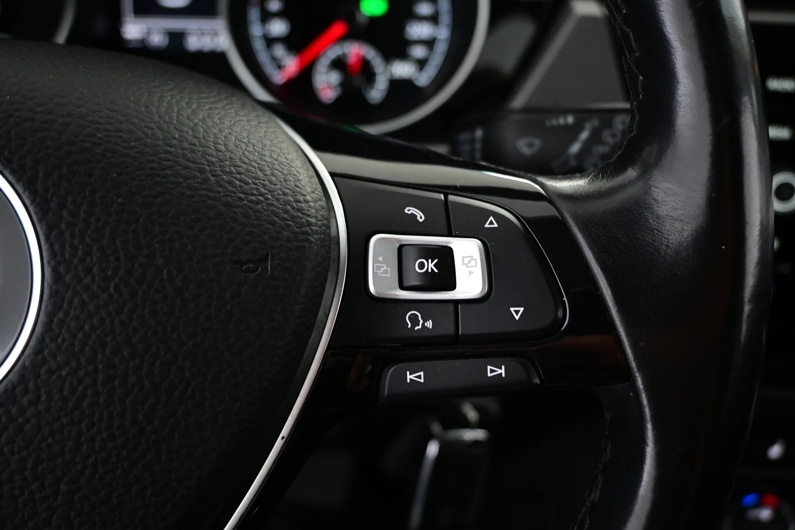 Car Image - 2lT8v6daeNxxO6Q5wbMZiG