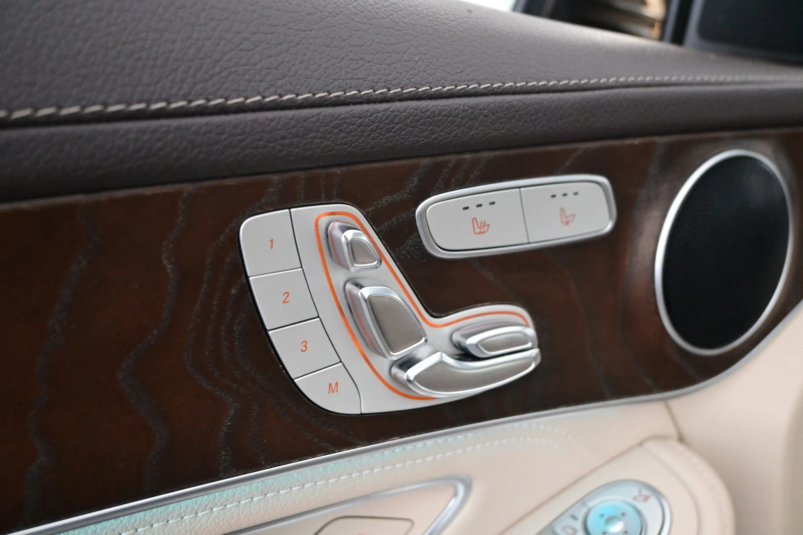Car Image - 50xK9rGvfLvoOVHrBO6w2l