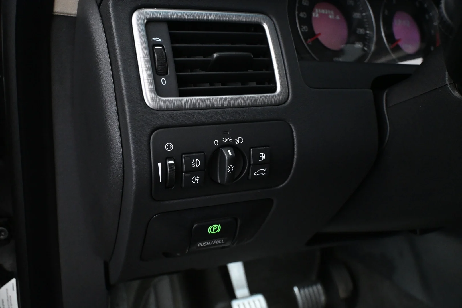 Car Image - 2odB1UOnvQnEBwYexM8wlD