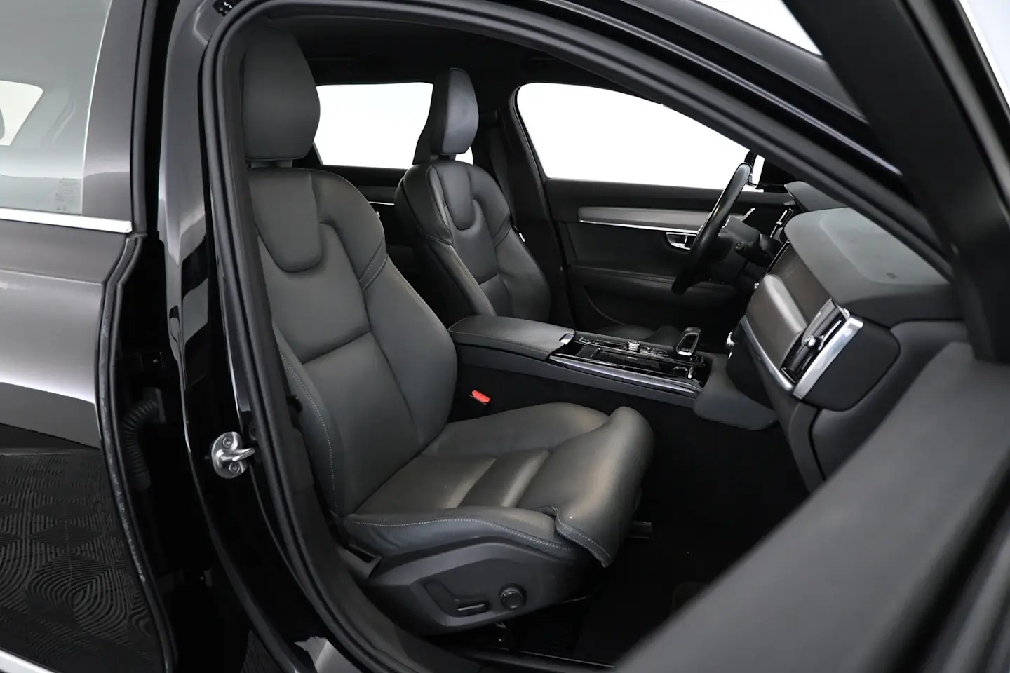 Car Image - 6h2uNl1dnlbmVsKoCxxzjB