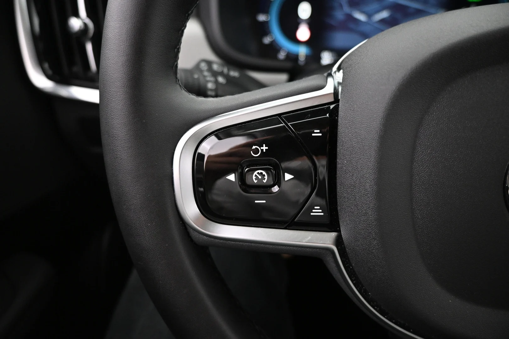 Car Image - CMT5f1eqVrs3em6o6Fxyu
