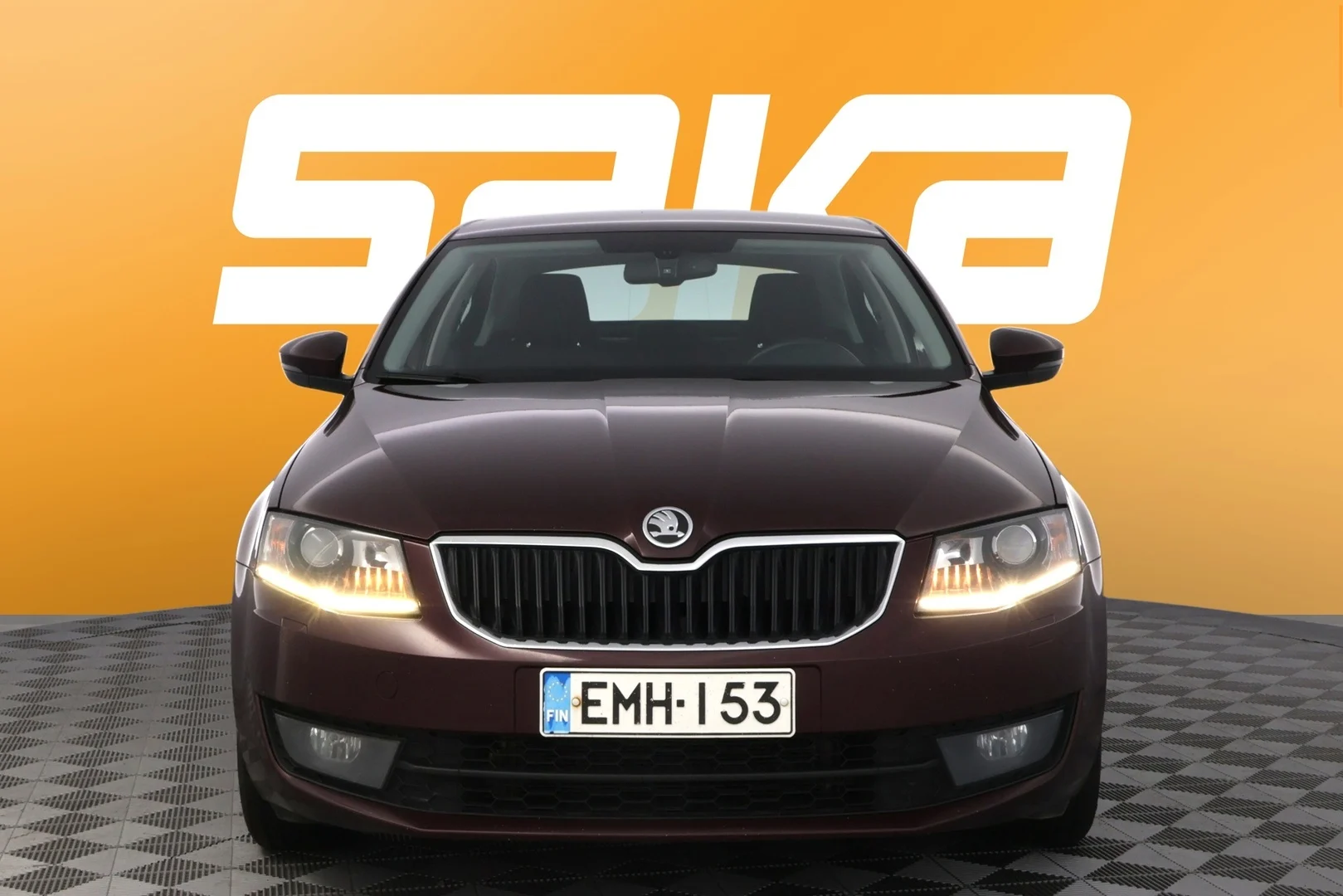 Car Image - UpwIIxLX0zZ3xnAeYUKkP