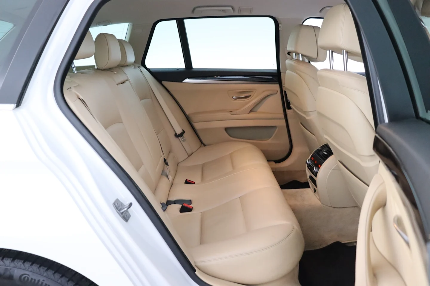 Car Image - 3C9eUwByKyad5s91Vf9gso
