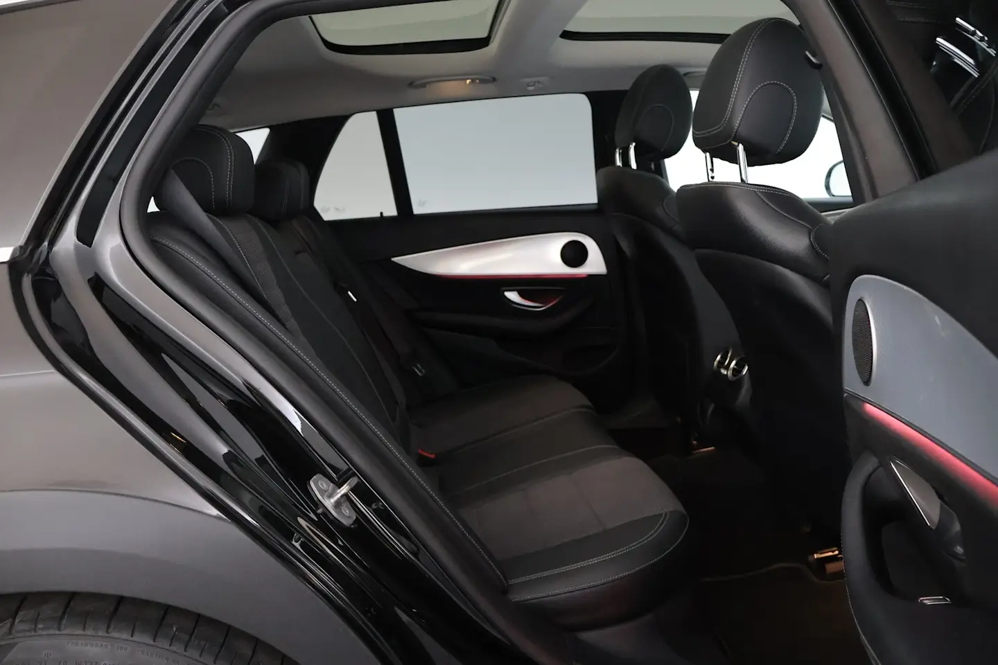 Car Image - 5BMAkzcYoec3y307NCVkXt