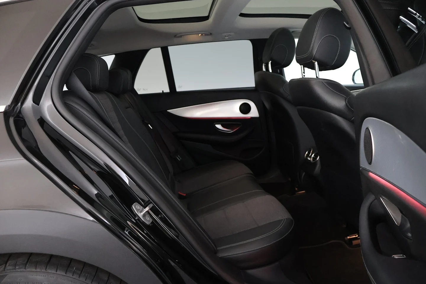 Car Image - 5BMAkzcYoec3y307NCVkXt