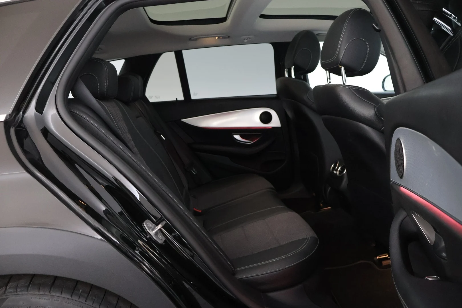 Car Image - 5BMAkzcYoec3y307NCVkXt