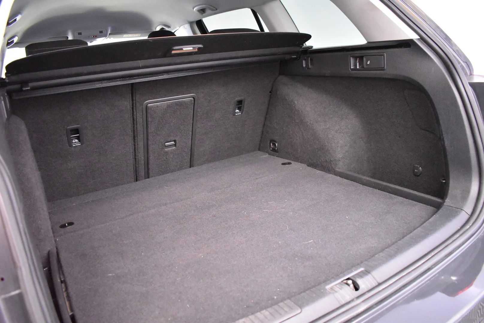 Car Image - 6DuyqSPk4HX3Xu4KCwZuI9