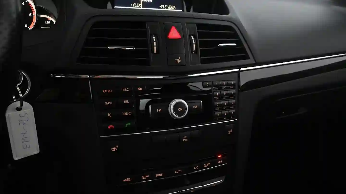 Car Image - 68EwaUgHiJRpJqni3njX47