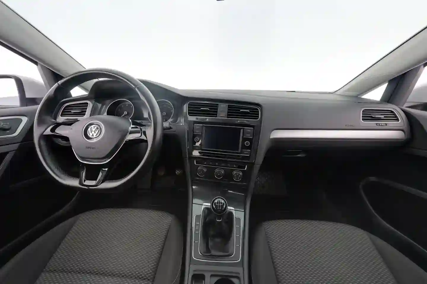 Car Image - 5YxZA9G4IeALDXHZgMwjIO