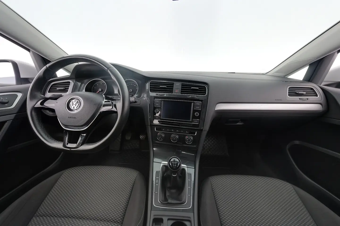 Car Image - 5YxZA9G4IeALDXHZgMwjIO