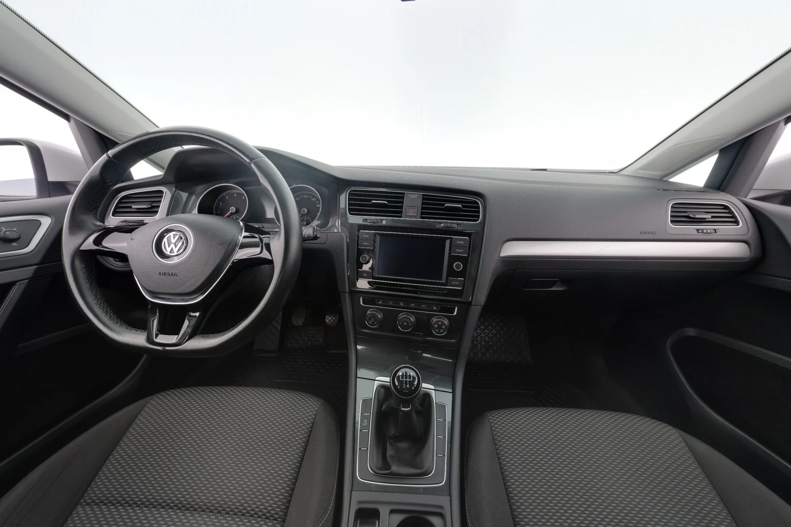 Car Image - 5YxZA9G4IeALDXHZgMwjIO