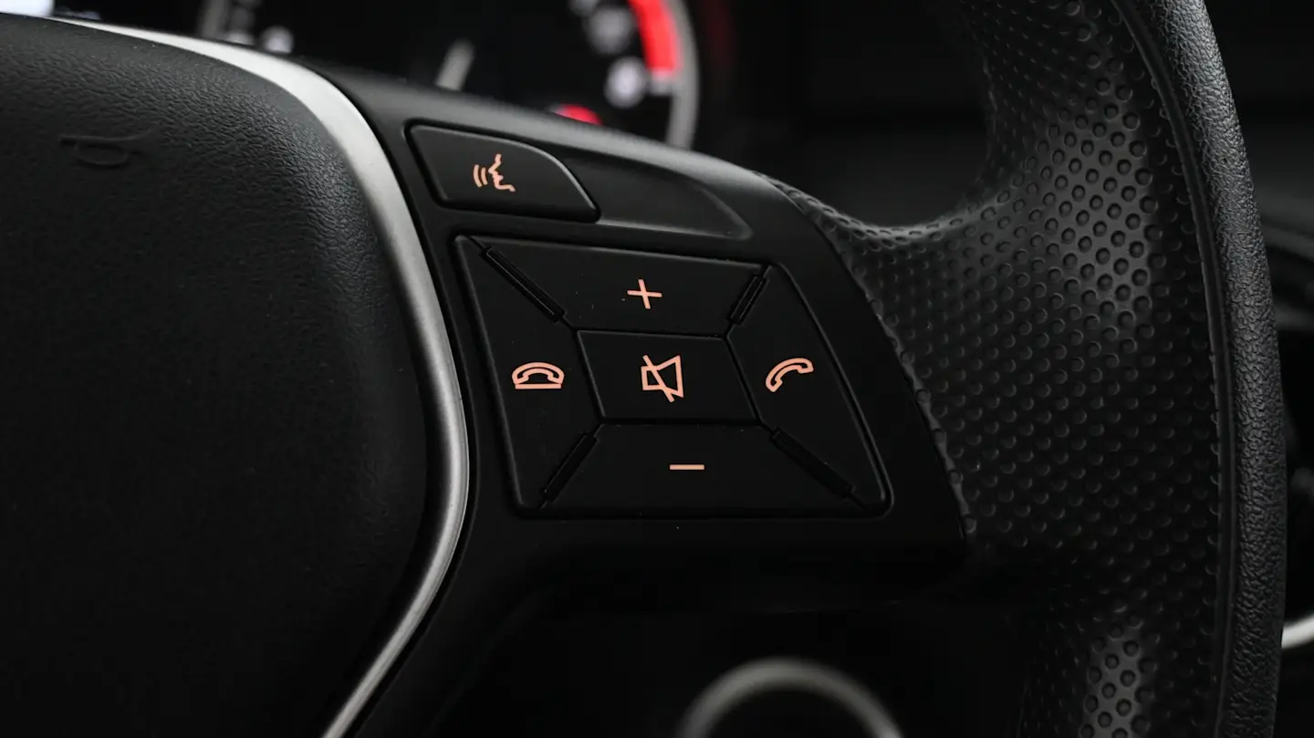 Car Image - 13DKLBfdGVJIjKouFkIudj