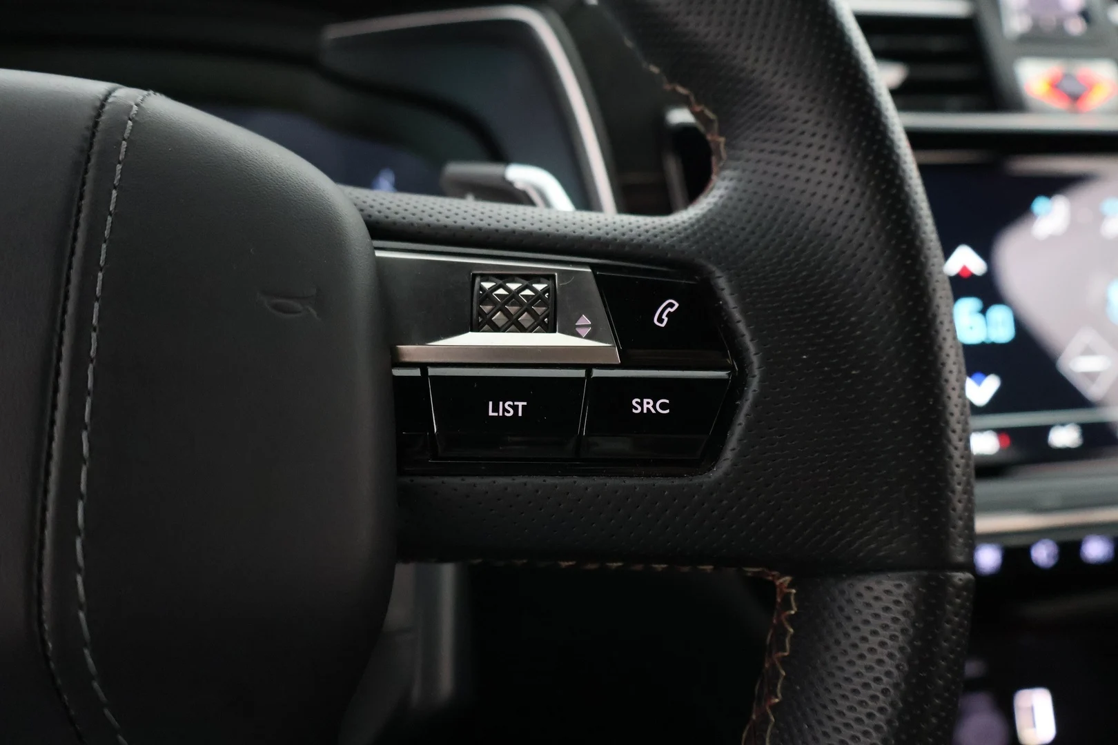 Car Image - zeiBkvwP8GbVz9XV9gsU1