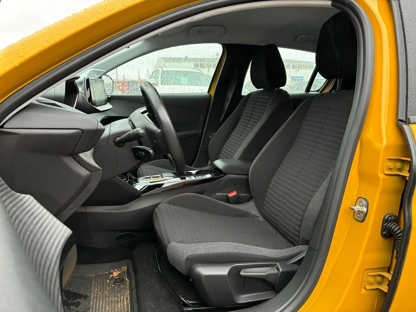 Car Image - dihMGGgrpfGvel1vbVQPd