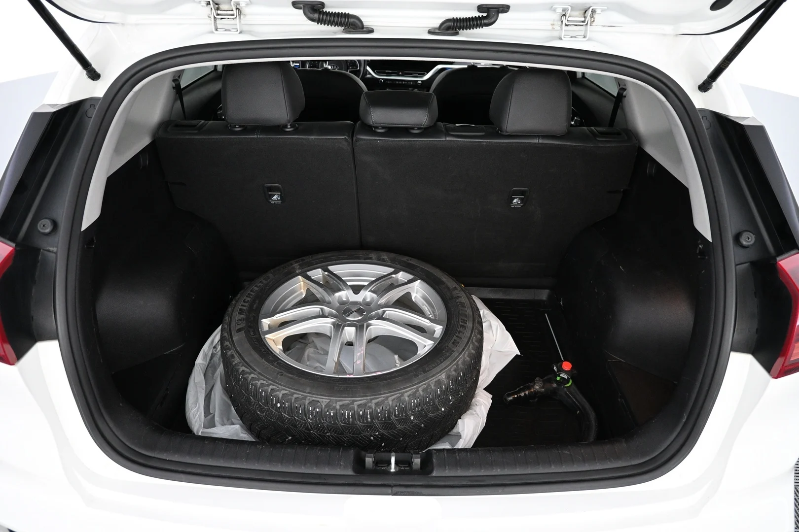Car Image - 01vs82c2ovklTh9LcbKjU6