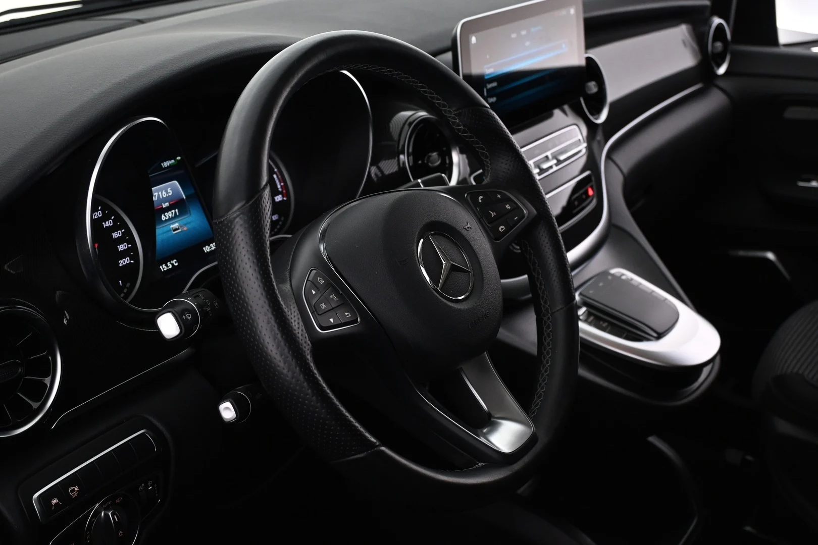Car Image - 2wG2QD1PQkFrjMiN9UdJkV