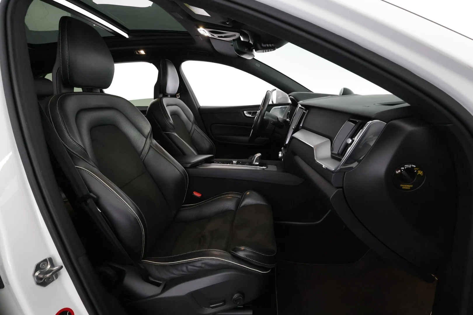 Car Image - 4RMTHSgAm9ww8ImDi7GTg1