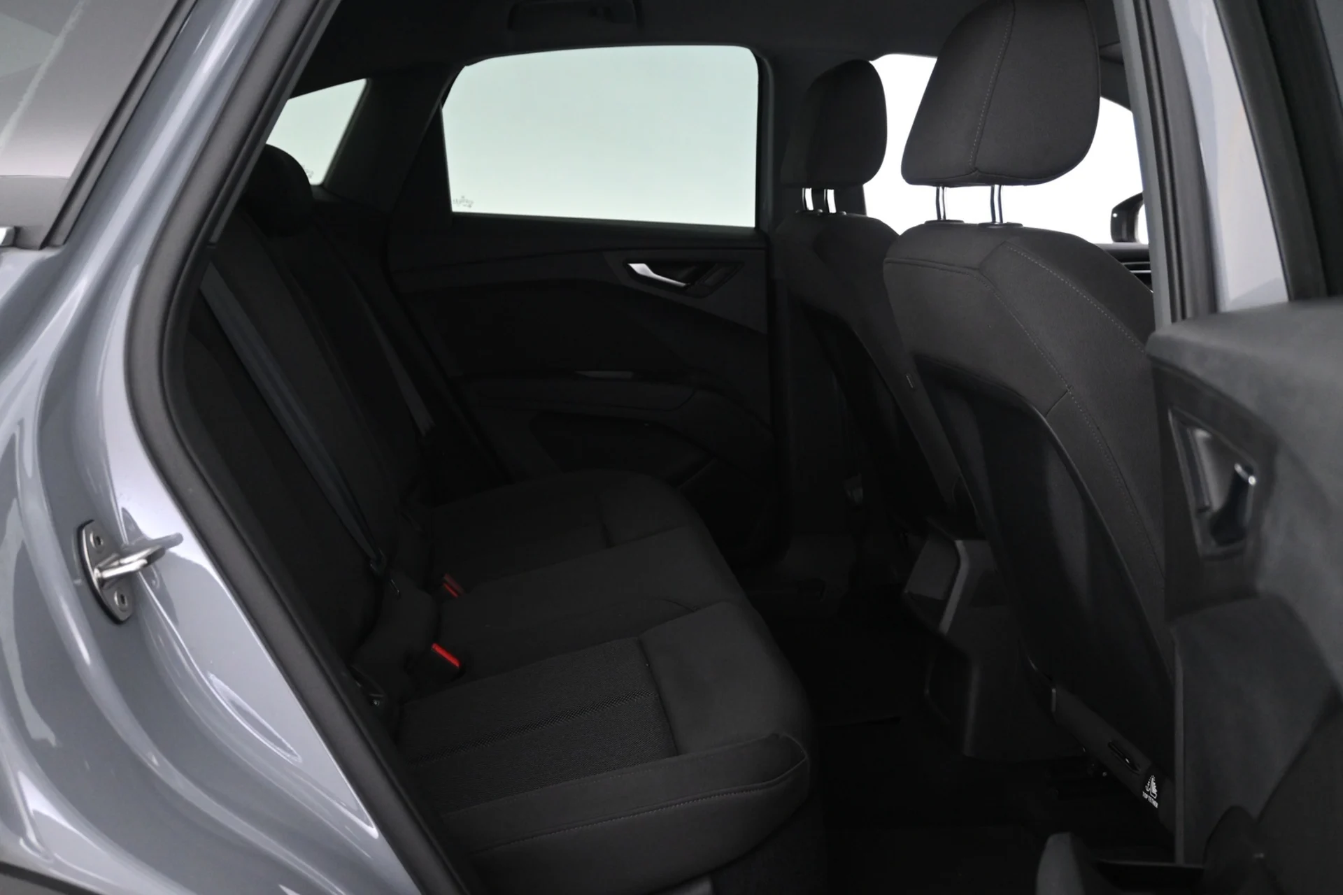Car Image - 4MkSFGZnh8MnFvbDVEJKpg