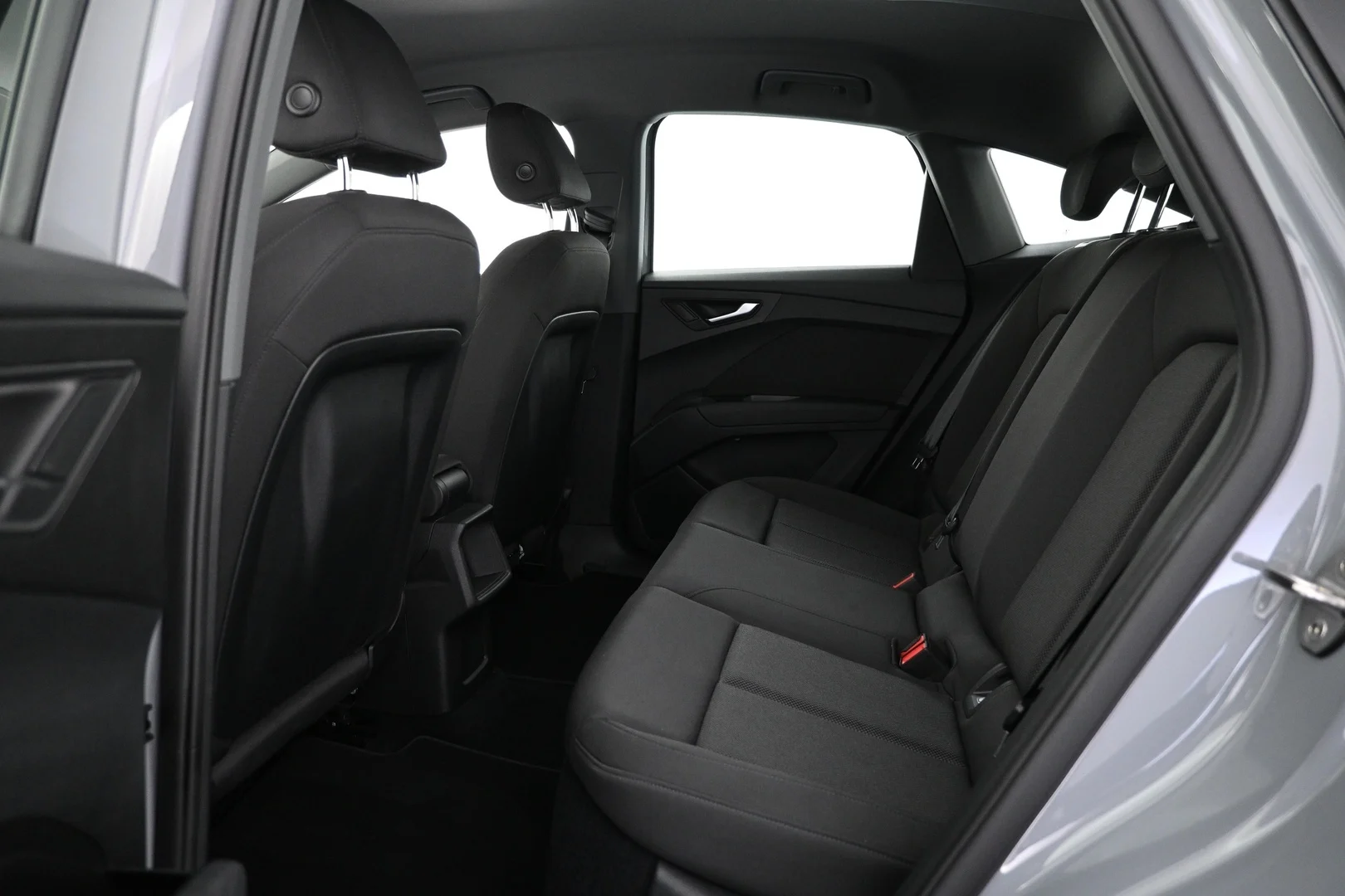 Car Image - 4MkSFGZnh8MnFvbDVEJKpg