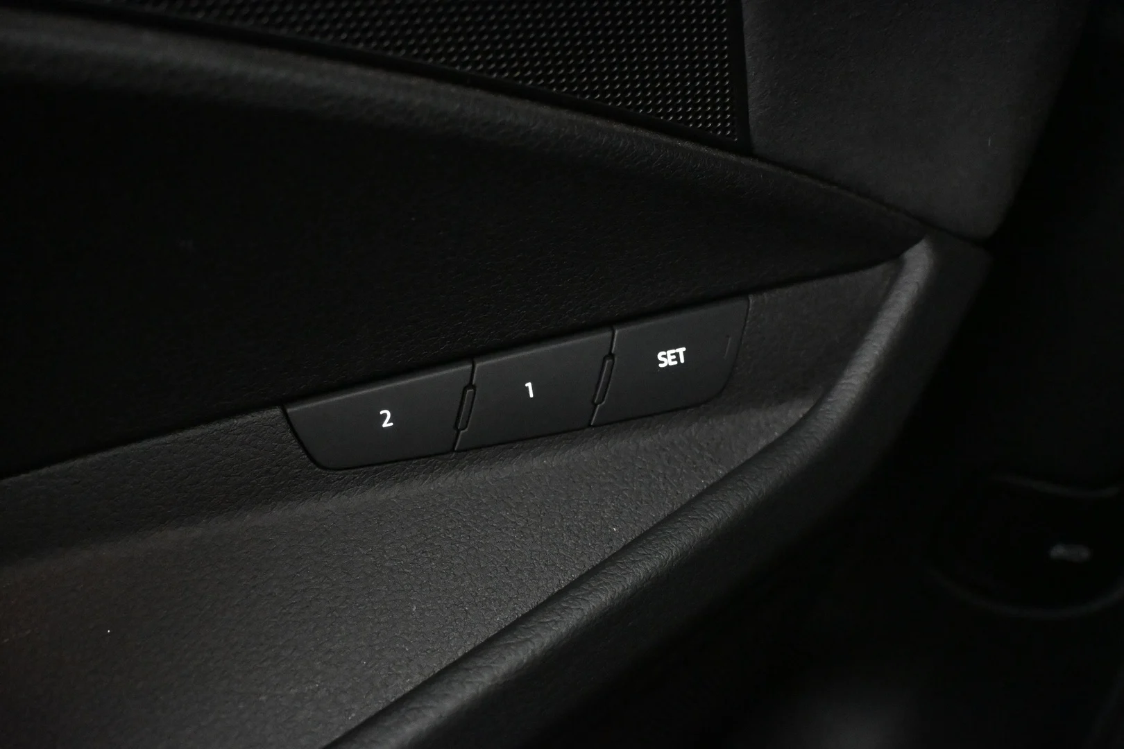 Car Image - qCFw3IG80JzlBlsNaRP2e