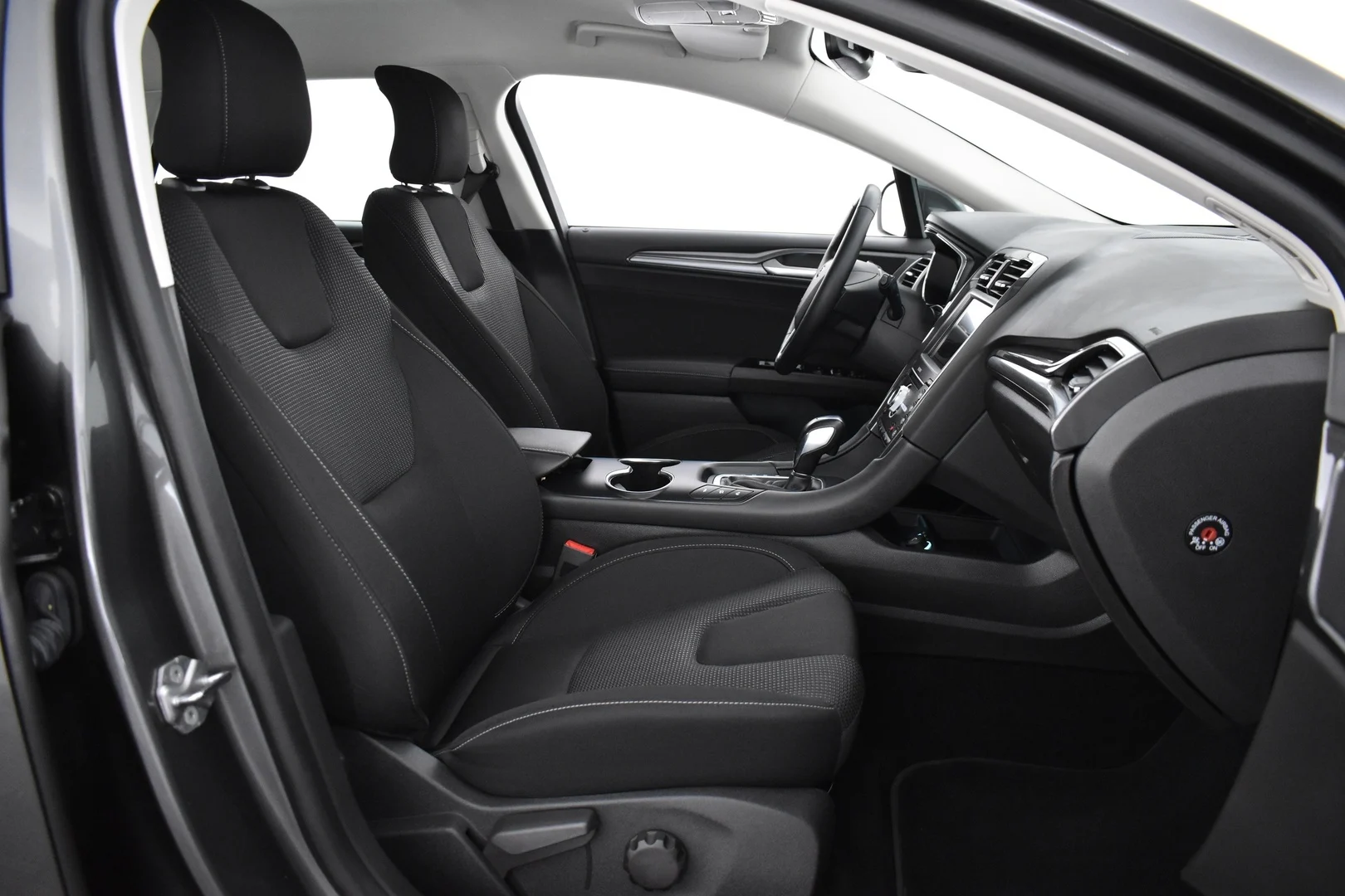 Car Image - Tc7tY3Fak7U3jUIq3E1d7
