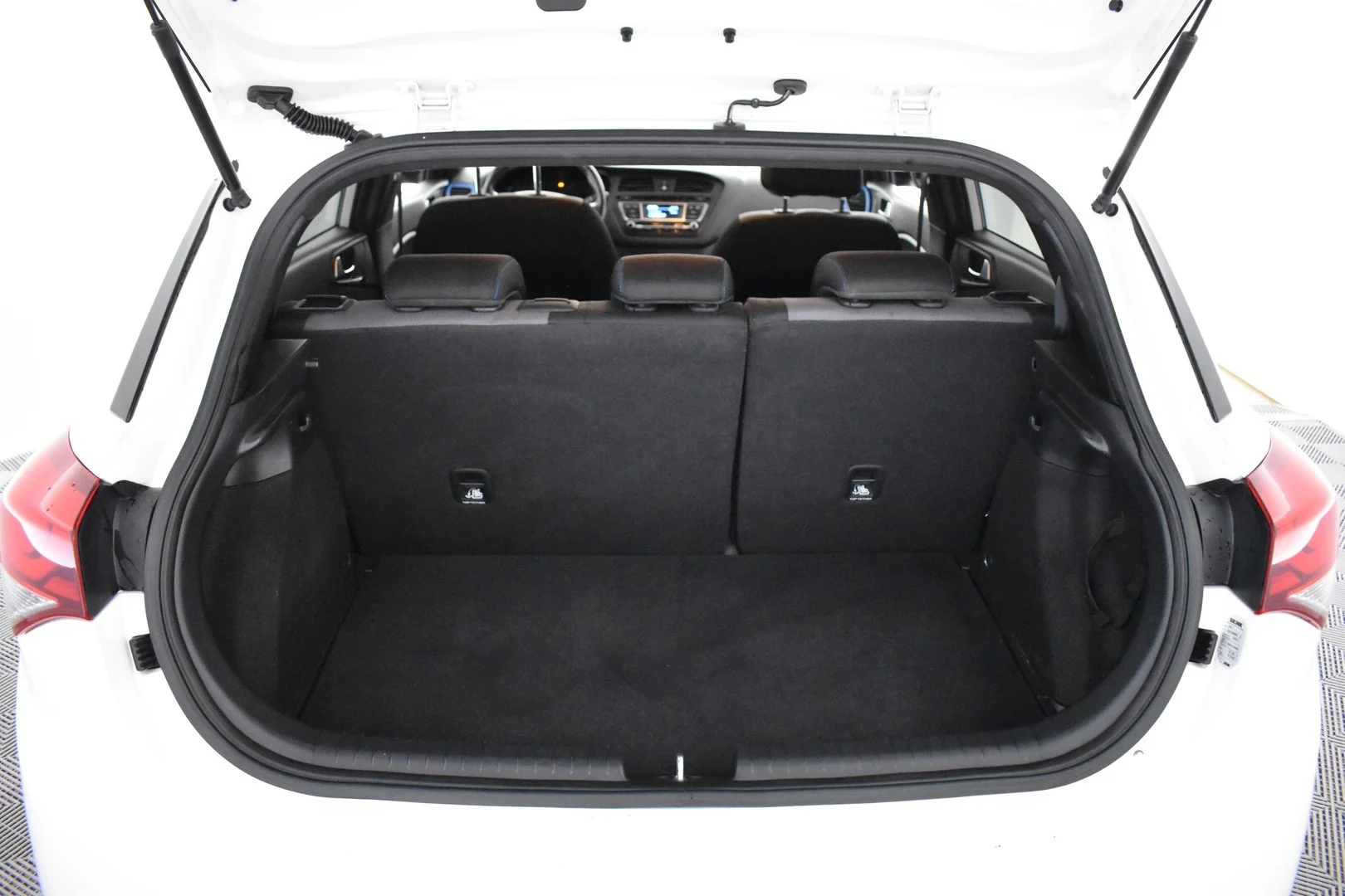 Car Image - 1qMsgnPQ0kDXxxArexwKse