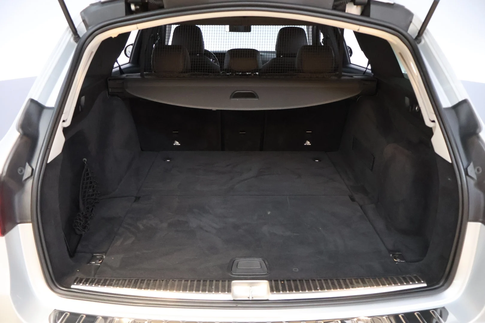 Car Image - qhprAybFkfrH5PCTkSUxL