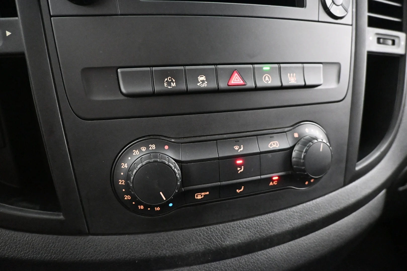 Car Image - 7pL2fN7LFrhUv7u9UygVdK
