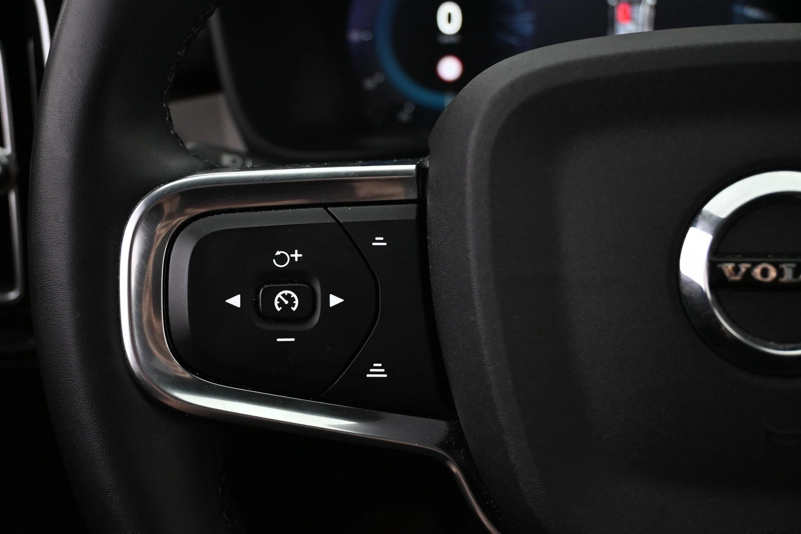 Car Image - 49n82wHPj0yv3IRcavJPNp