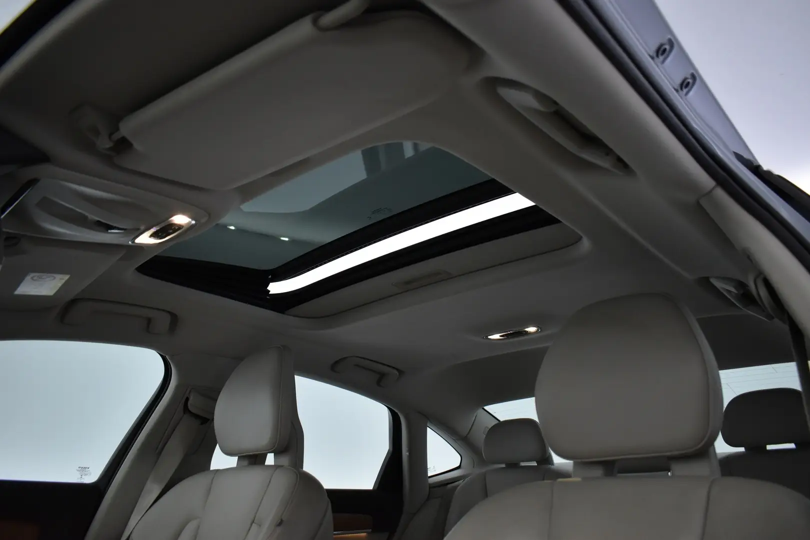 Car Image - 3CPNwNgsBFYMF6OHWsXgNW