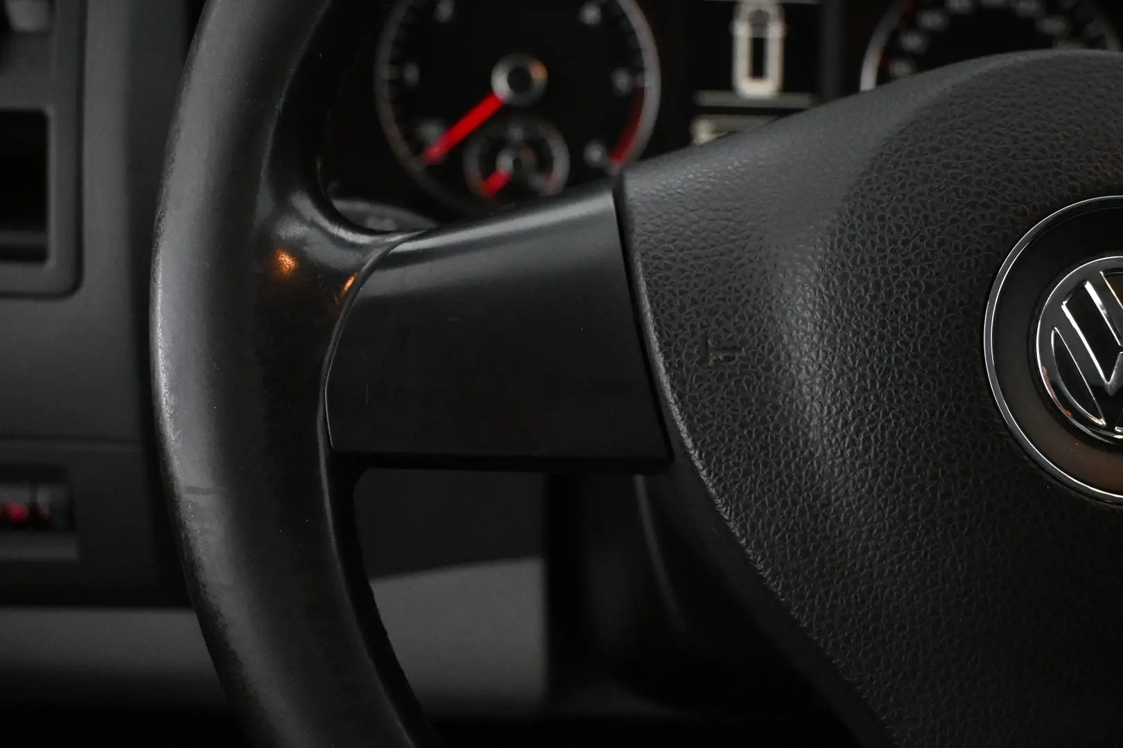 Car Image - 2xtvRw9IgmpbBlDGveDVxz