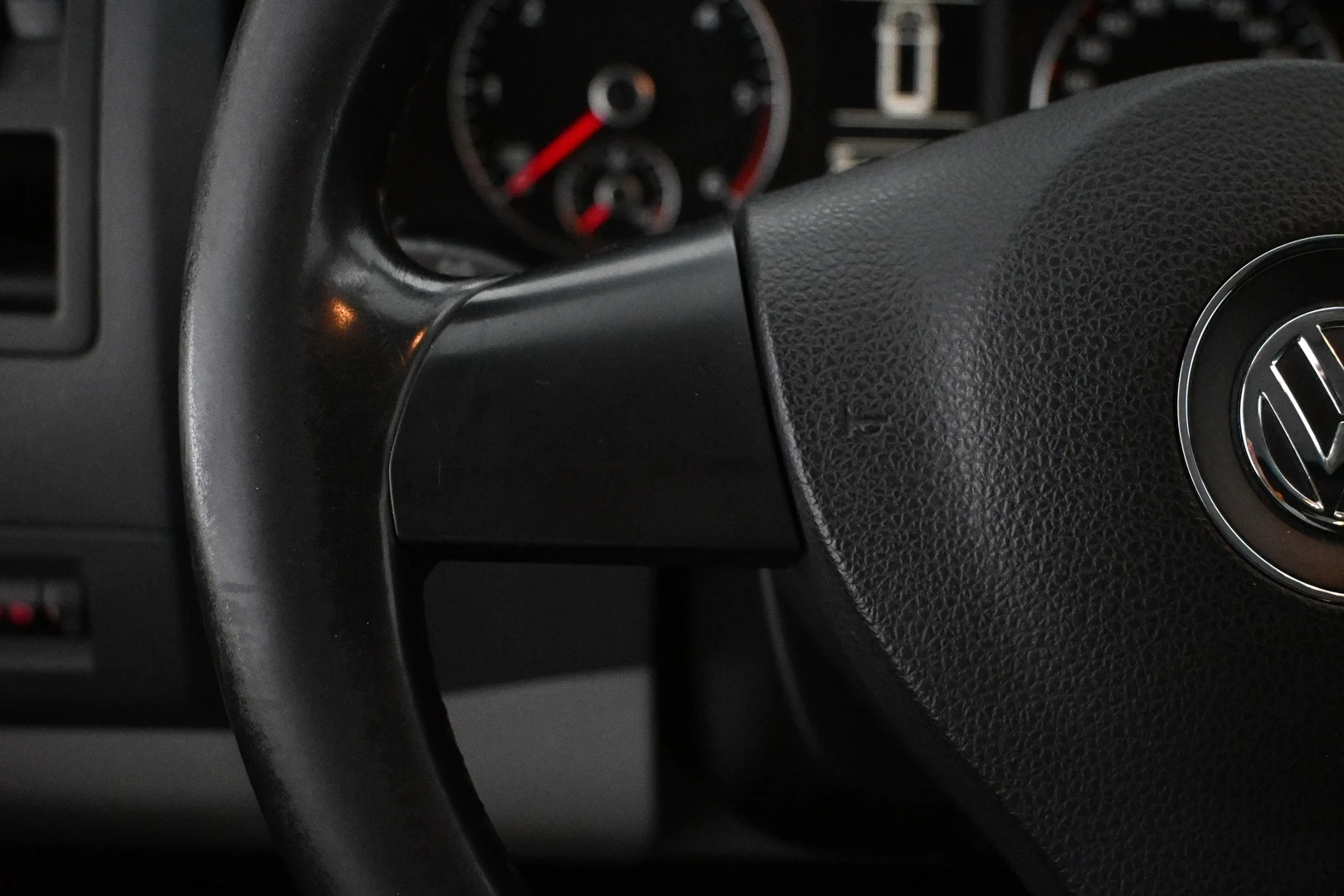 Car Image - 2xtvRw9IgmpbBlDGveDVxz